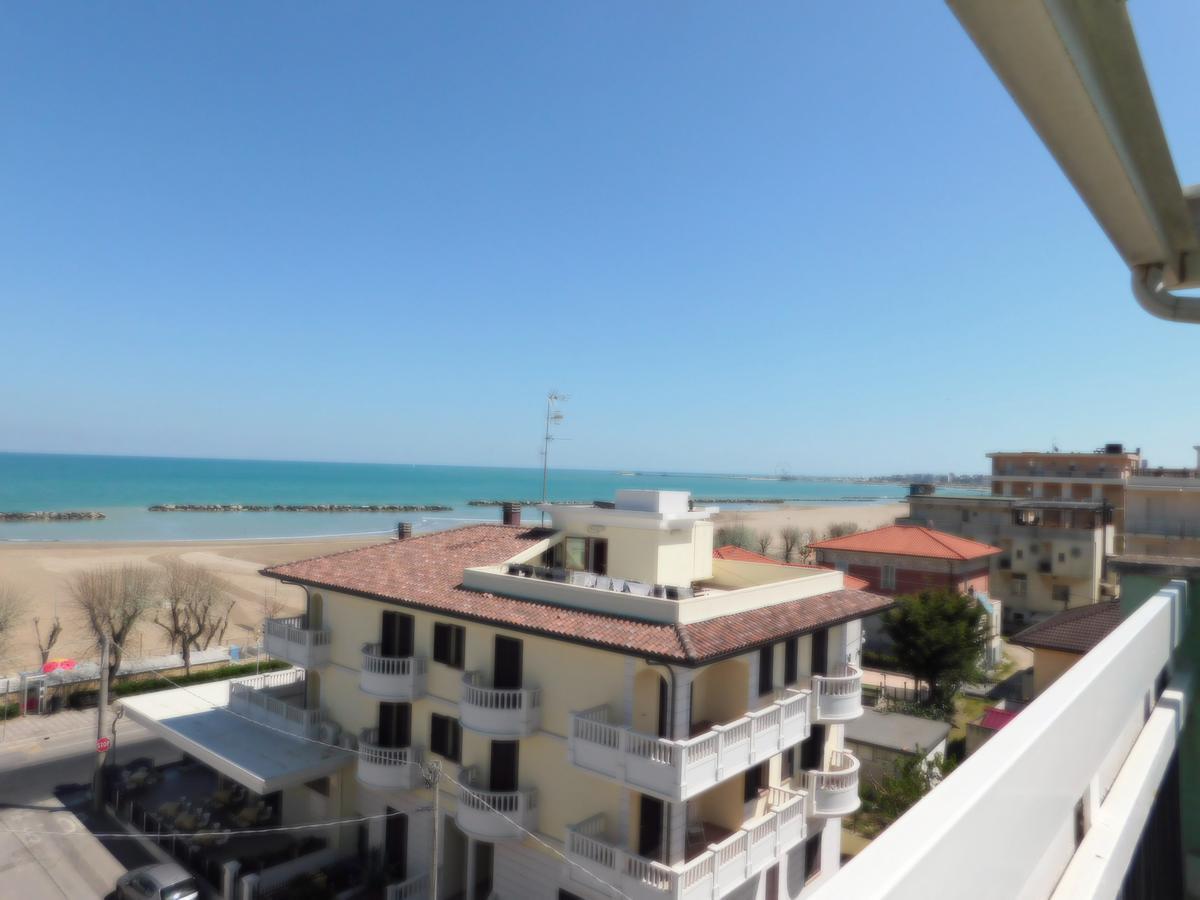 Hotel Dolores Rimini Exterior foto