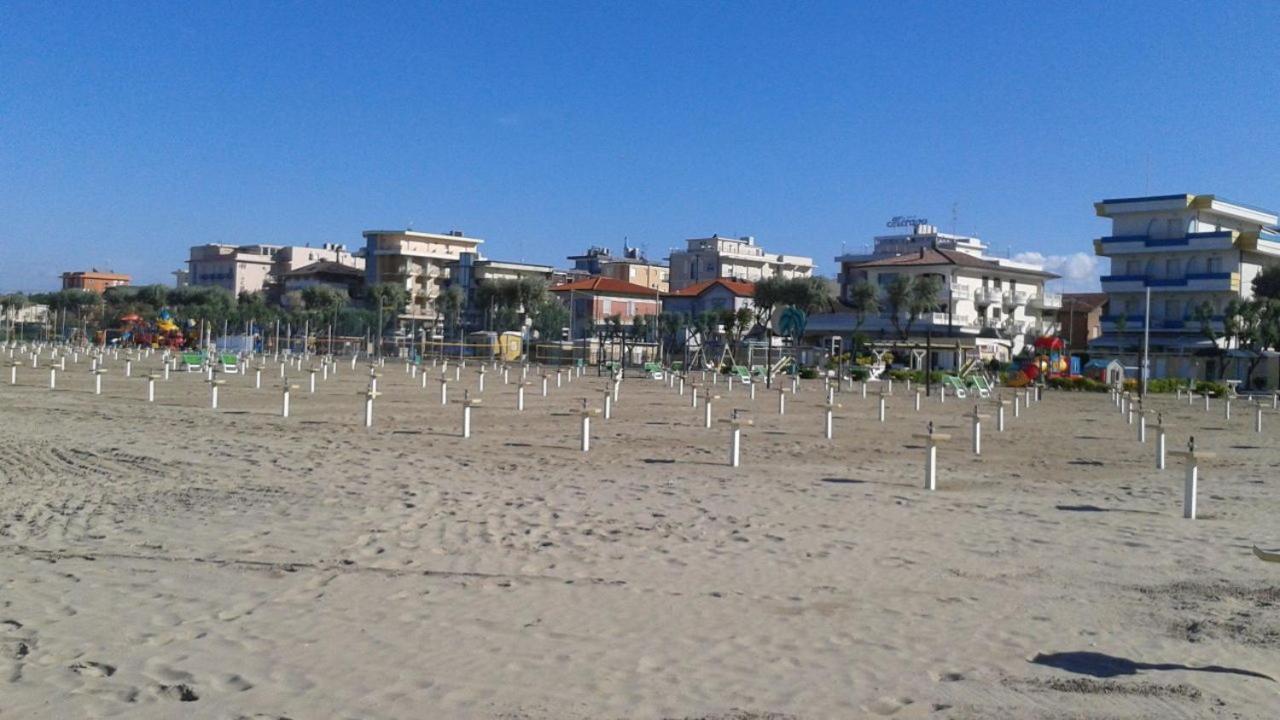 Hotel Dolores Rimini Exterior foto