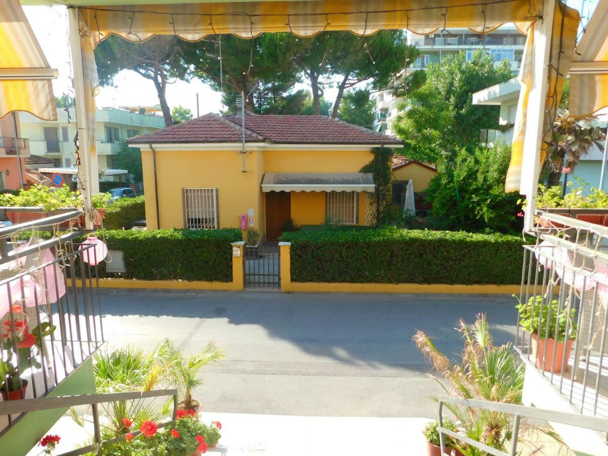 Hotel Dolores Rimini Exterior foto
